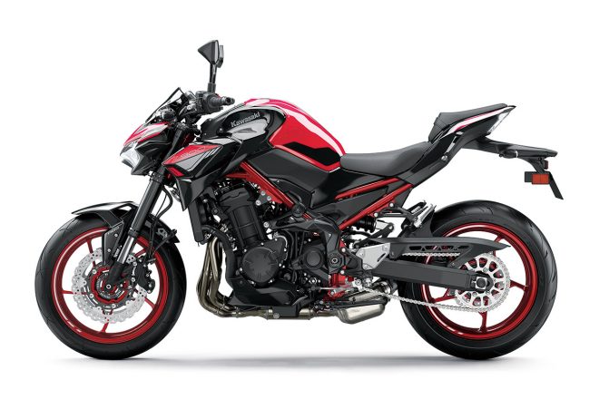 カワサキ Z900（キャンディパーシモンレッド×エボニー）