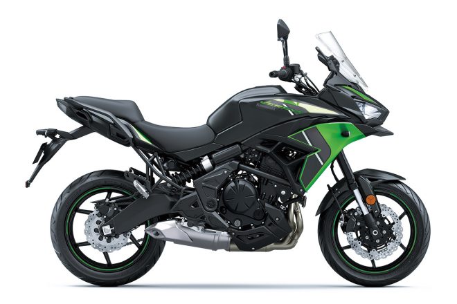 カワサキVERSYS 650（メタリックフラットスパークブラック×キャンディライムグリーン）
