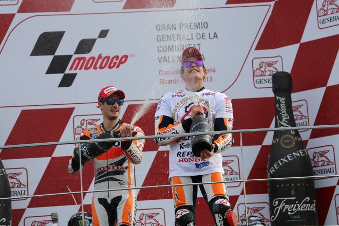 2013年MotoGP第18戦バレンシアGPで3位に入り、デビューイヤーでチャンピオンを獲得
