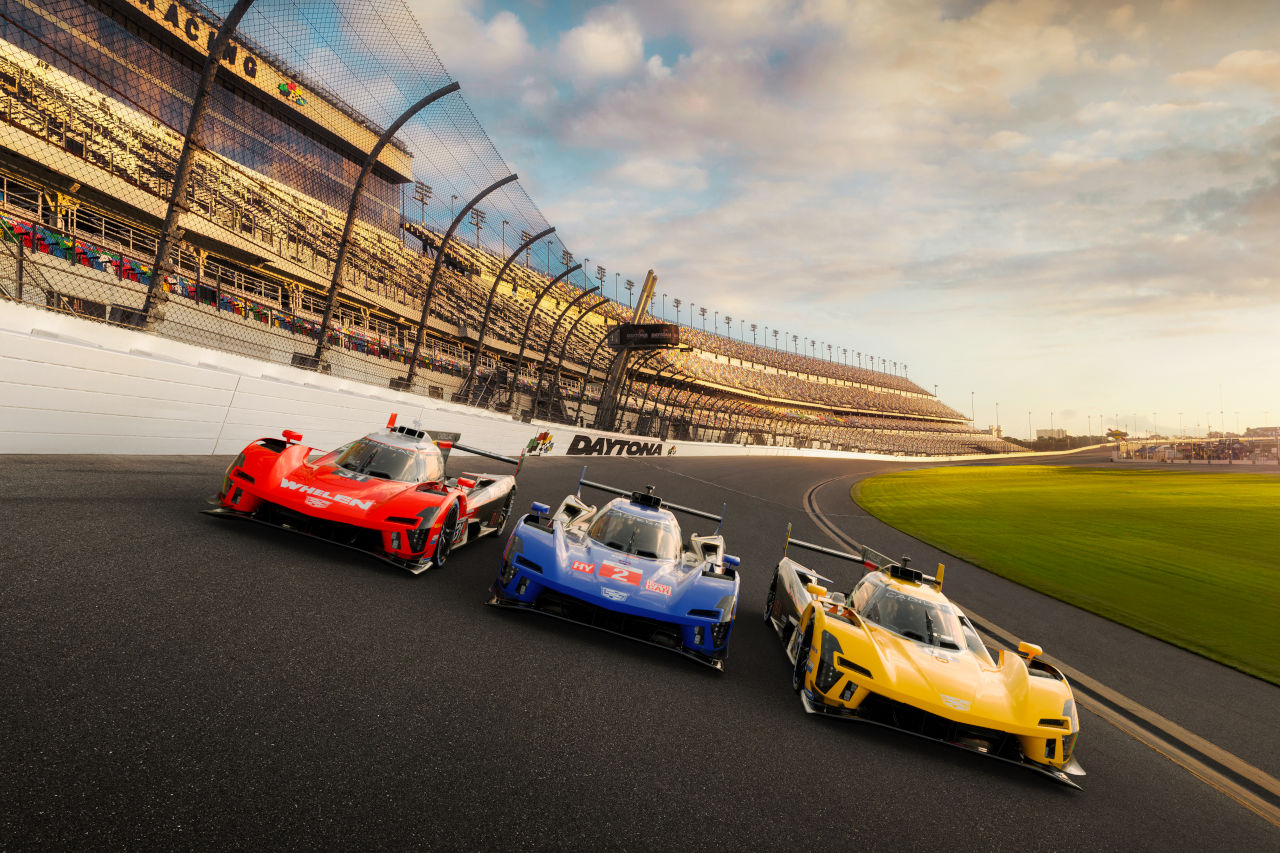 GMは『キャデラックVシリーズ.R』のデビュー戦となった2023年のデイトナ24時間に3台体制で臨んだ
