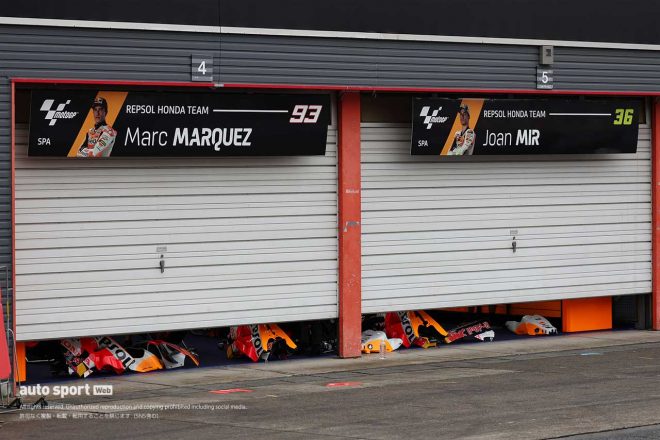 Repsol Honda Teamのピット