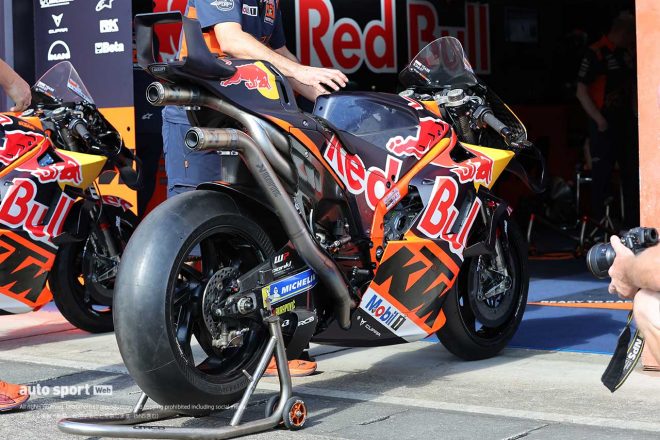 Red Bull KTM Factory Racing「RC16」