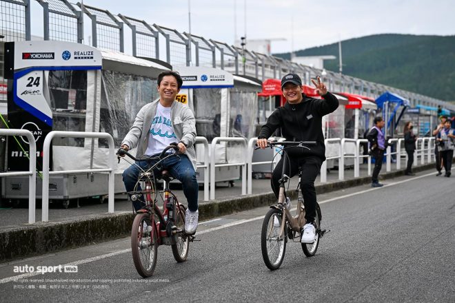 2023スーパーGT第7戦オートポリス　コースウォークに出るmuta Racing GR86 GTの堤優威と平良響