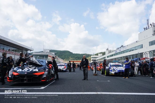 2023スーパーGT第7戦オートポリス　決勝レーススタート進行の様子