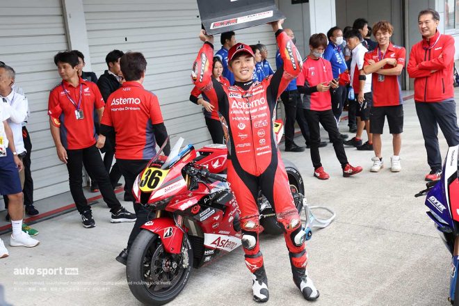 優勝を飾った水野涼（Astemo HondaDream SI Racing）／2023全日本ロード第8戦鈴鹿 JSB1000 レース2