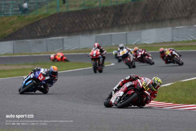 2023全日本ロード第8戦鈴鹿 JSB1000 レース2のトップ争い