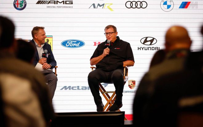 10月12日、最終戦プチ・ル・マン開催中のロード・アトランタで会見するIMSAのジョン・ドゥーナン代表