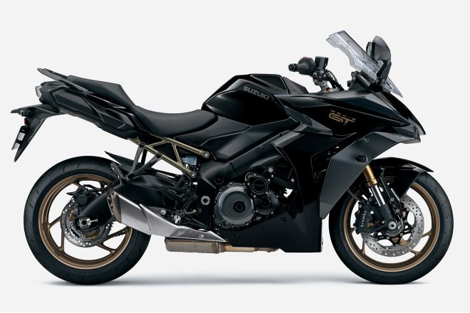 スズキGSX-S1000GT（グラススパークルブラック）
