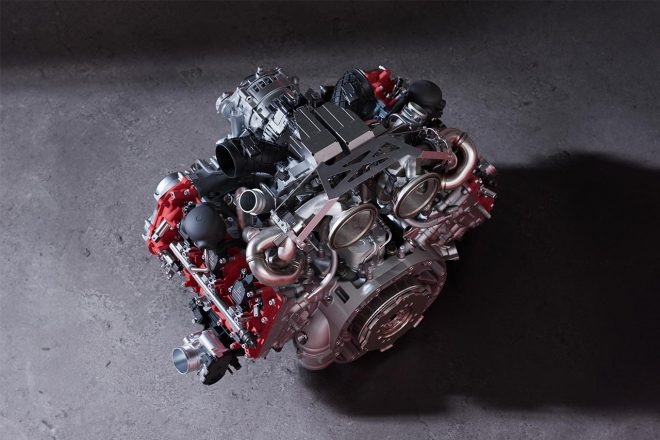 フェラーリ296チャレンジに搭載される2992ccツインターボの120度V6エンジン