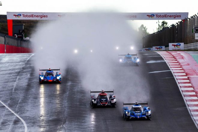 ウエットコンディションのなか切られた実質的なスタート