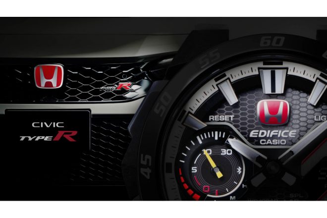 文字板は、タイプRのフロントグリルをイメージしたハニカムパターンデザインに