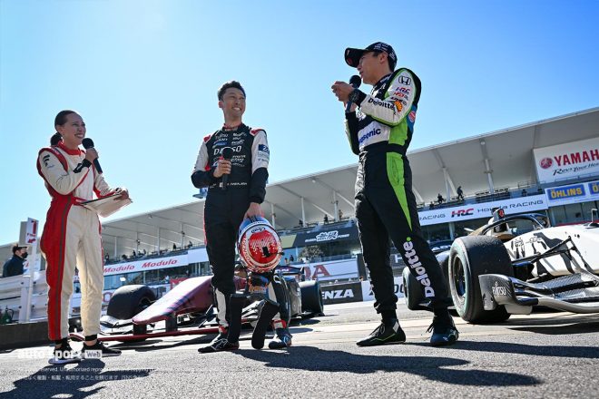2023スーパーフォーミュラ第9戦鈴鹿　スーパーフォーミュラSF23でデモランした佐藤琢磨と中嶋一貴