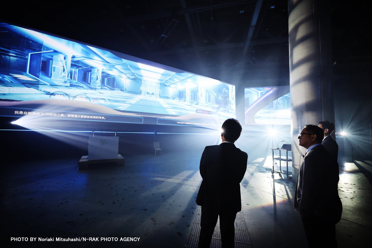 豊田章男会長がジャパンモビリティショー2023を練り歩く動画が、自工会公式YouTubeチャンネルで公開された