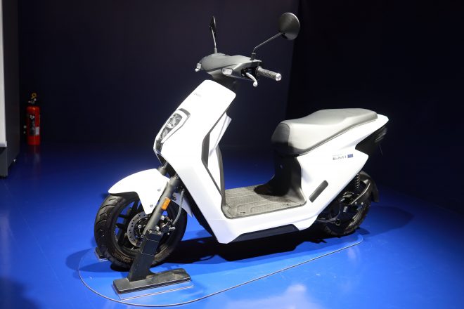 「モバイルパワーパック イー」を1つ搭載した「EM1 e:」、航続距離は53km。