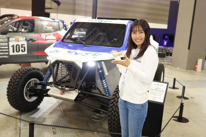 5メーカーの技術を集結した水素エンジンバギー「HySE-X1」、来年のダカールラリー参戦車両です。