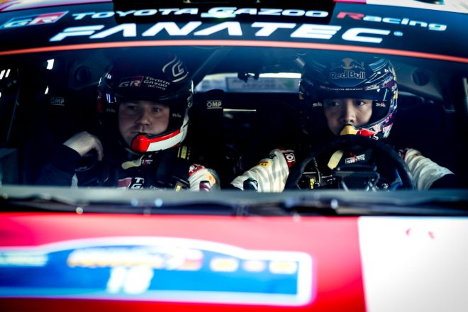 トヨタGRヤリス・ラリー1を駆る勝田貴元（右）とコドライバーのアーロン・ジョンストン　2023年WRC第12戦セントラル・ヨーロピアン・ラリー