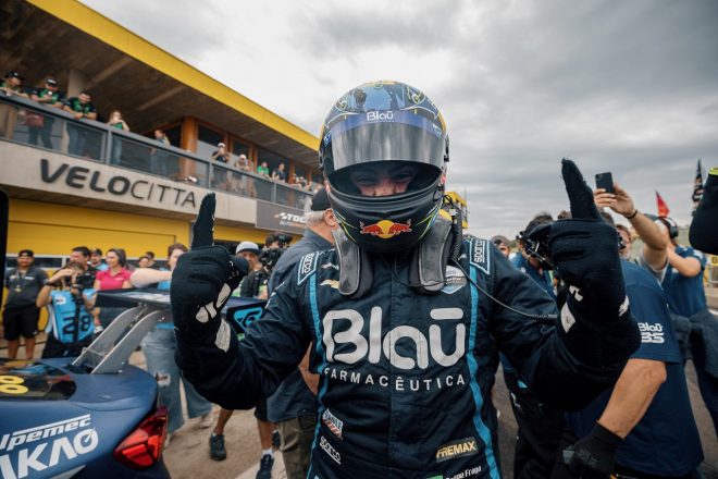 フェリペ・フラーガ（ブラウ・モータースポーツ／シボレー・クルーズ）が好調を維持し、土曜予選ではシリーズ3連覇王者のダニエル・セラ（ユーロファーマRC／シボレー・クルーズ）と完全同率タイムでの2戦連続ポールポジションを奪ってみせる