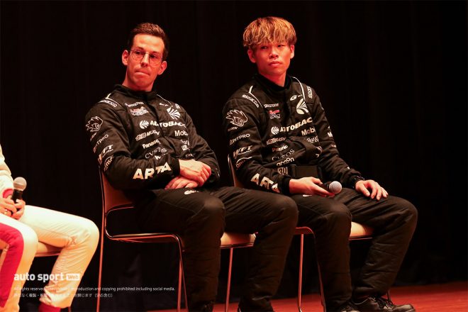 講演会に登壇したメカニックのキコさんと相馬さん