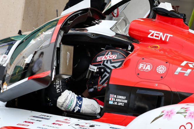 FP1で全体最速タイムをマークした7号車トヨタGR010ハイブリッドの小林可夢偉（TOYOTA GAZOO Racing）　2023年WEC第7戦バーレーン8時間レース