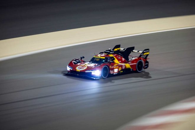 バーレーン・インターナショナル・サーキットを走る50号車フェラーリ499P