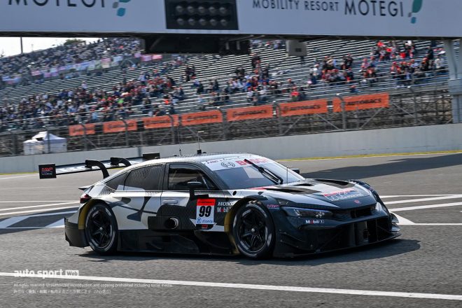 2023スーパーGT第8戦もてぎ　デモランを行ったホンダ・シビック・タイプR-GT