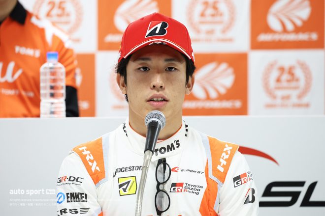 チャンピオン会見に出席した坪井翔（au TOM’S GR Supra）
