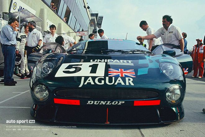 1993年のル・マン24時間レースを戦ったジャガーXJ220Cの51号車。ウィン・パーシー、アルミン・ハーネ、デイビッド・レスリーがドライブした。