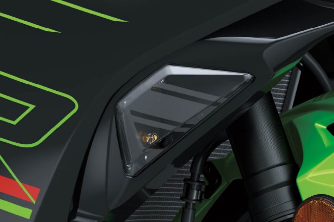 LED化されたウインカー（ZX-6R）
