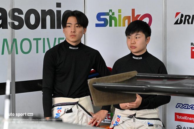 11月6日モビリティリゾートもてぎGT300燃料テスト　apr LC500h GTをテストした小林利徠斗と中村仁