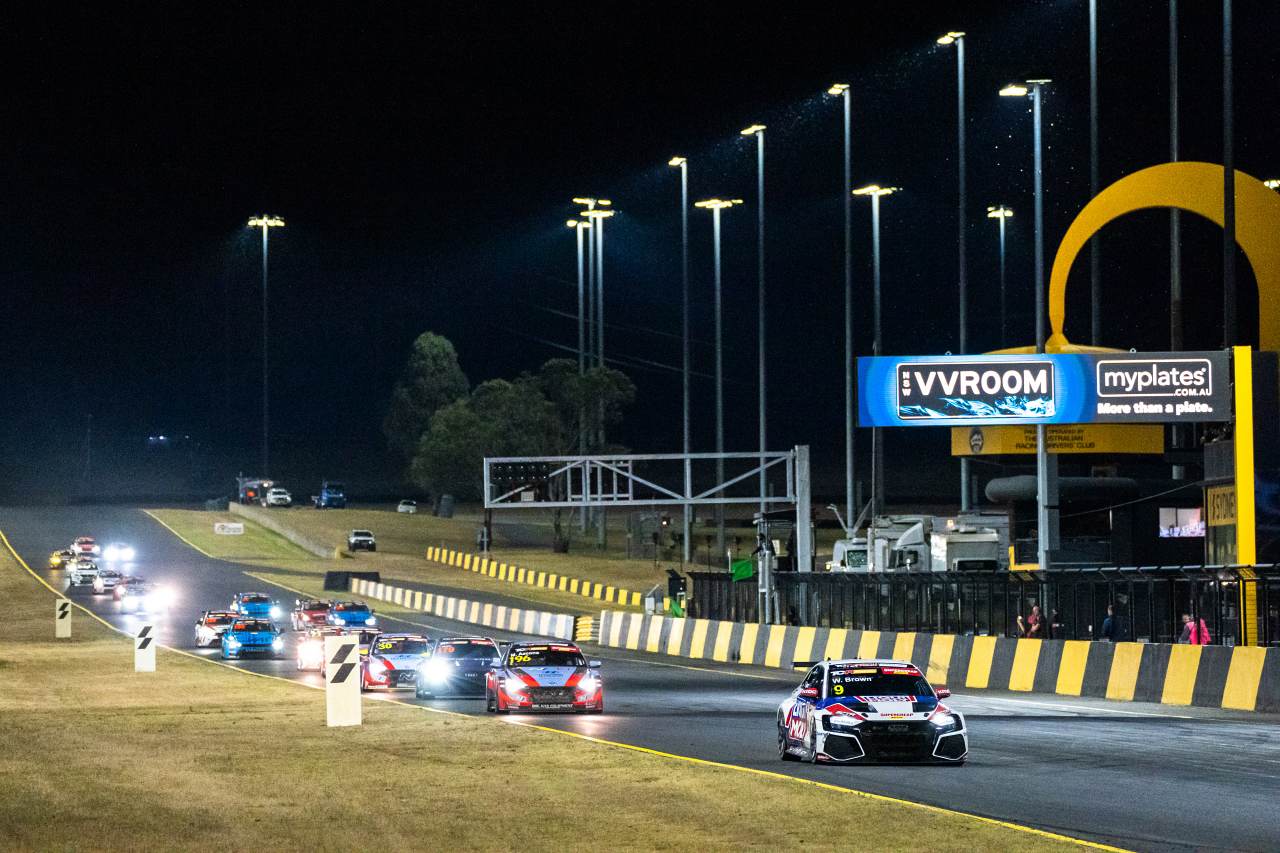 一時は自身もコースオフを喫しながら、SC明け再開後は地元シリーズの初代王者ウィル・ブラウン（メルボルン・パフォーマンス・センター／アウディRS3 LMS 2）が世界戦メンバーを撃破