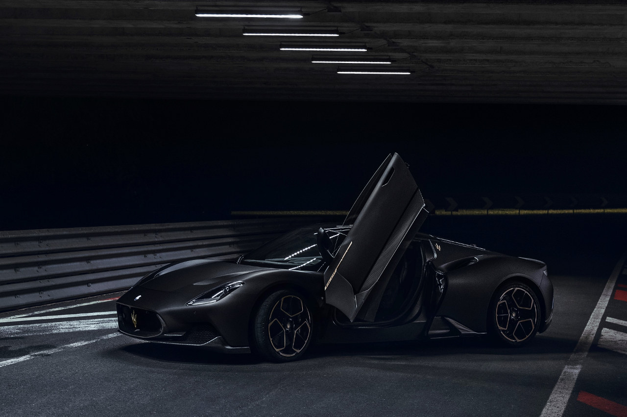 マセラティMC20ノッテは世界50台の限定販売となる