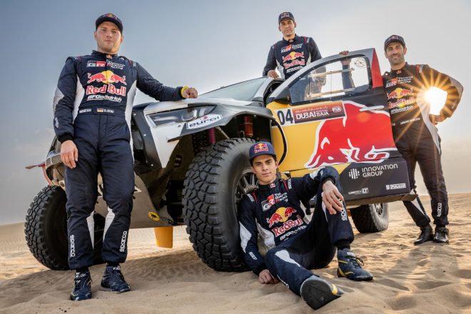 TOYOTA GAZOO Racingのダカールラリー2024ドライバーラインアップ。セス・キンテロ（中央手前）／デニス・ゼンツ（左）組、ルーカス・モラエス（中央奥）／アルマンド・モンレオン（右）