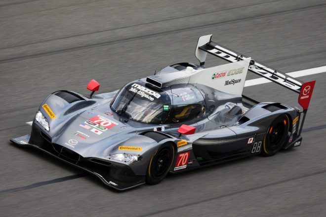 ジェームズ・ヒンチクリフは2017年に『マツダRT24ｰP』で、デイトナ24時間レースに出場した