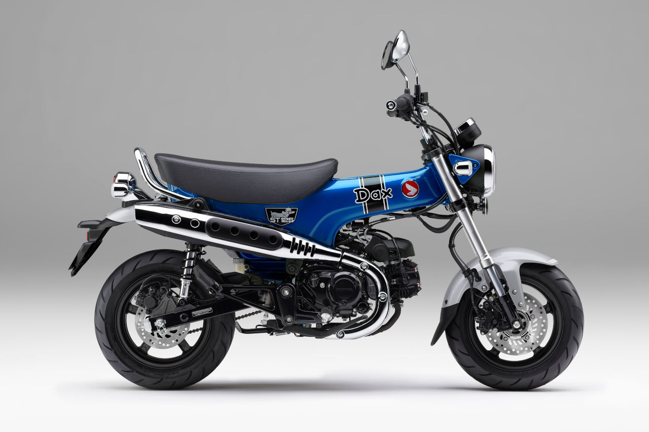 12月14日（木）から発売される2024年型『ホンダ・ダックス125』（パールグリッターリングブルー）