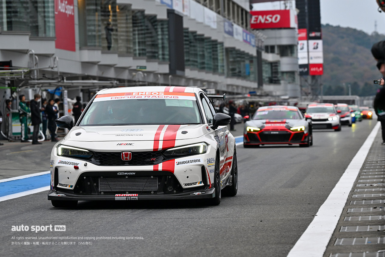2023スーパー耐久第7戦富士　ST-2クラスに参戦するHonda R&D Challenge FL5。CIVIC TYPE R CNF-Rとの比較は興味深い。