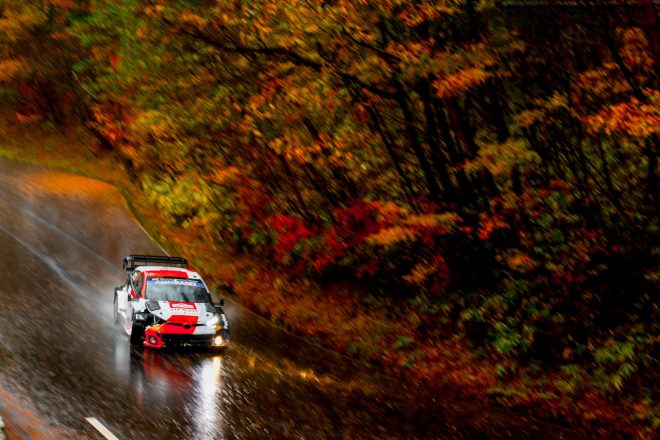 フロント部にダメージを受けた勝田貴元のトヨタGRヤリス・ラリー1（TOYOTA GAZOO Racing WRT）　2023年WRC第13戦ラリージャパン