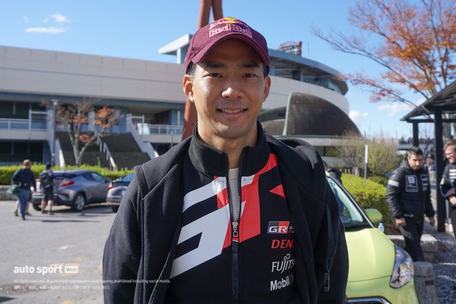 ラリージャパン2023デイ3の岡崎SSを訪れた平川亮（TOYOTA GAZOO Racing）