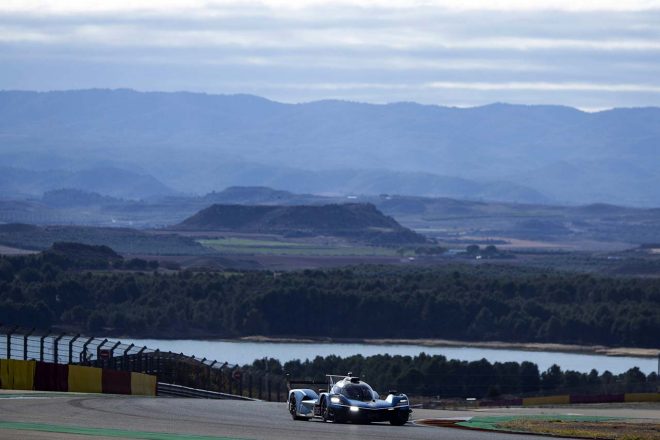 スペインのモーターランド・アラゴンで行われたアルピーヌA424開発テストの様子