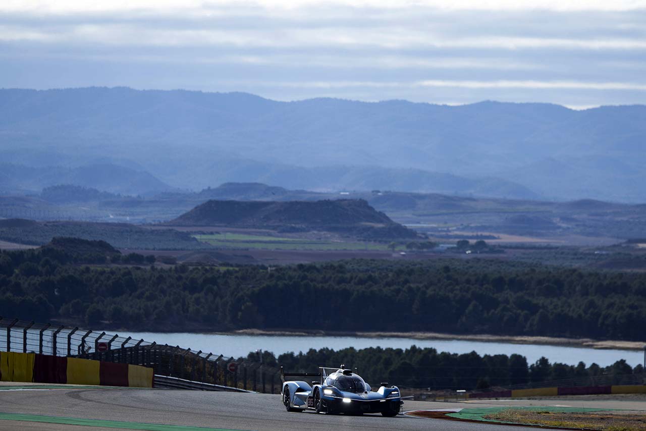 スペインのモーターランド・アラゴンで行われたアルピーヌA424開発テストの様子