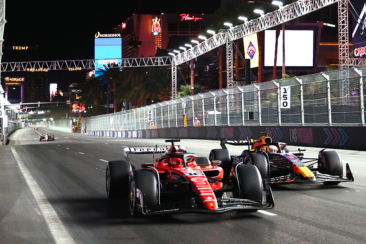2023年F1第22戦ラスベガスGP　シャルル・ルクレール（フェラーリ）、マックス・フェルスタッペン（レッドブル）