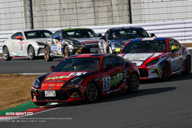 TGR GR86/BRZ Race第7大会富士　青木孝行、堤優威、中山雄一、佐々木雅弘、坪井翔のトップ争い
