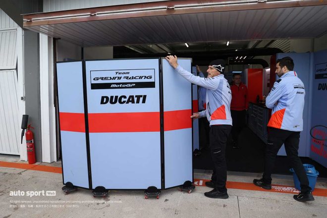 暖気すら隠すマルク・マルケス（グレシーニ・レーシングMotoGP）のドゥカティ機／2024MotoGPバレンシア公式テスト