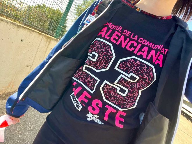 一目惚れはオフィシャルTシャツ2023！　よく見るとGPの色んなコースが！