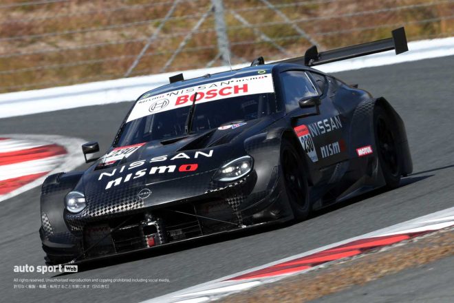 ニスモフェスティバル2023のウォームアップ走行にサプライズ参加した2024年型ニッサンZ GT500の230号車