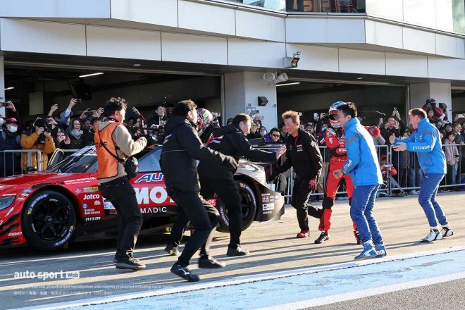 平峰一貴とベルトラン・バゲットの妨害を排除すべく飛び込んできたニスモの中島健監督