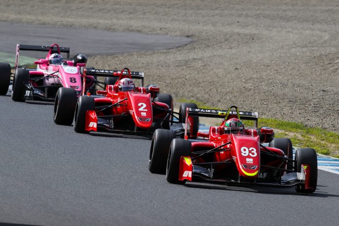 2018年の全日本F3選手権にTODA RACINGから参戦した大湯都史樹（#93）と阪口晴南（#2）