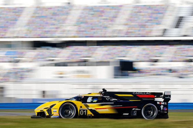 キャデラック・レーシングの01号車キャデラックVシリーズ.R