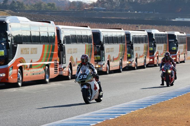 Honda Racing THANKS DAY 2023 - Circuit Safari二輪でマシンを走らせるソムキャット・チャントラ（IDEMITSU Honda Team Asia）