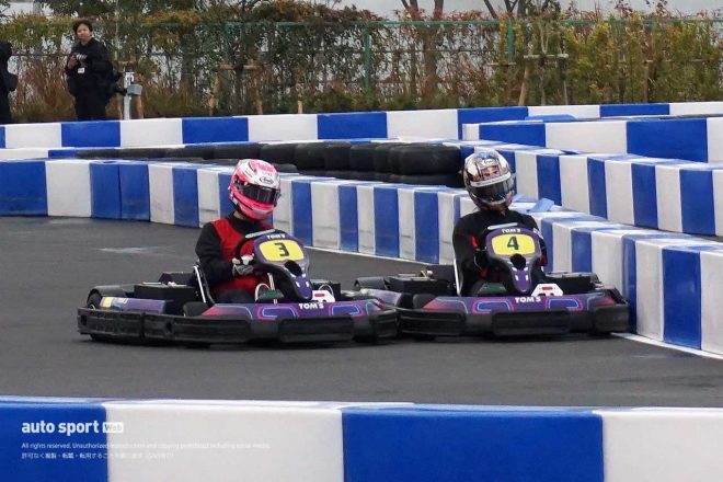 『TGRドライバー勝ち抜きカートバトル！』での坪井翔と大湯都史樹のバトル