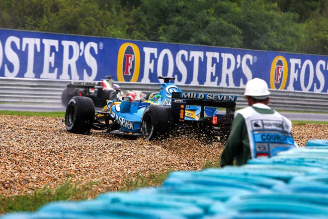 2006年F1ハンガリーGP　ウエット路面でスピンを喫したジャンカルロ・フィジケラ